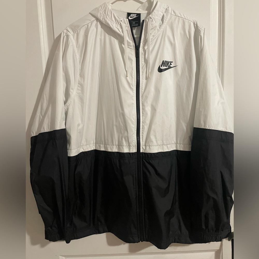 Nike wind runner